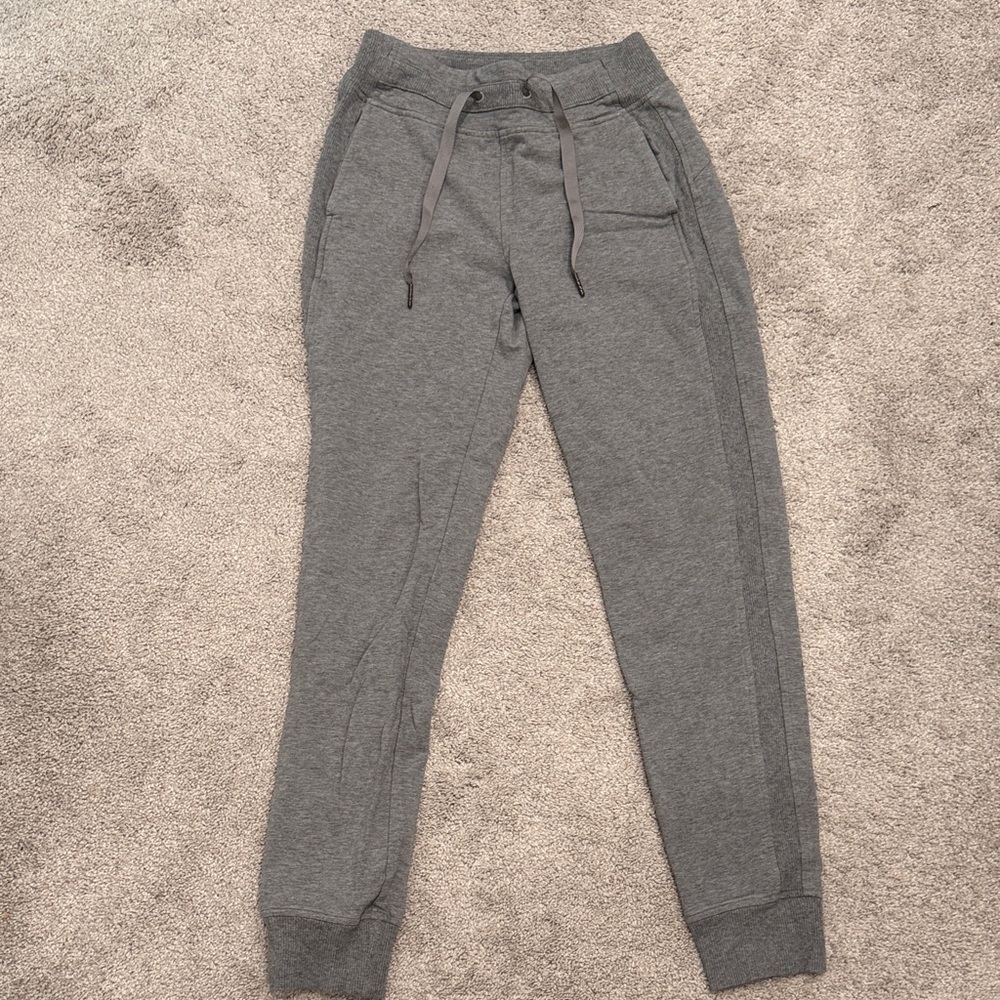 Lululemon women’s heather Gray Drawstring Jogger ribbed Sweatpants
